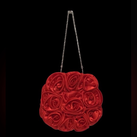 NWT d’margeaux New York Red Roses Frame Handbag/Clutch w/Silver Clasp & Chain - Picture 3 of 11